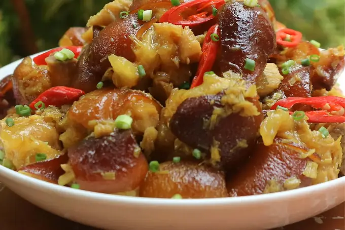 Bước 1: Sơ chế chân giò heo