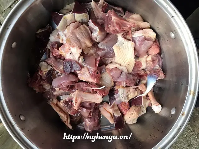 2.1. Sơ chế, ướp thịt vịt