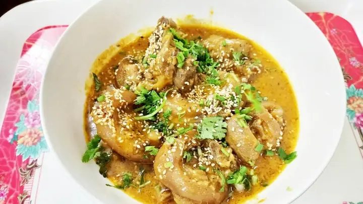 1.2. Cách thực hiện giò heo hon nước dừa