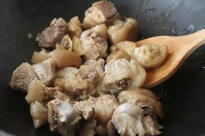 2.2. Cách thực hiện giò heo hon