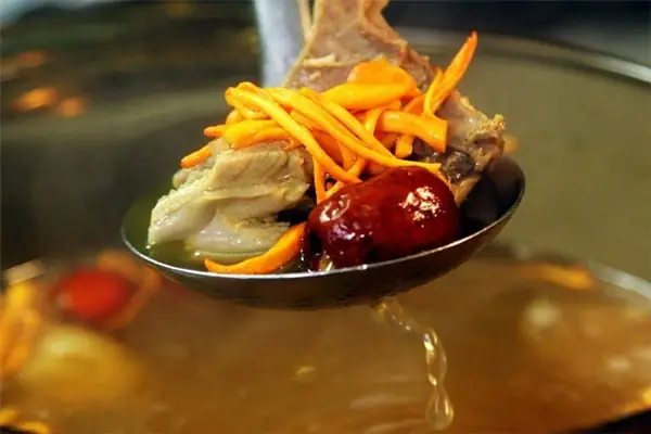 4. Canh đông trùng hạ thảo nấu với sườn non 4. Canh đông trùng hạ thảo nấu với sườn non