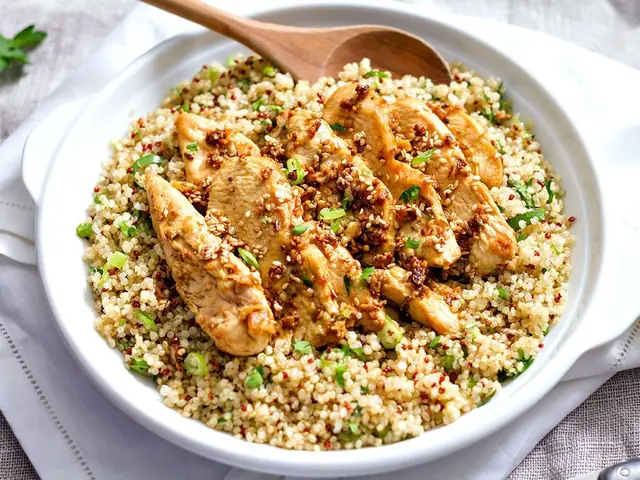 Cách làm cơm thập cẩm với hạt diêm mạch