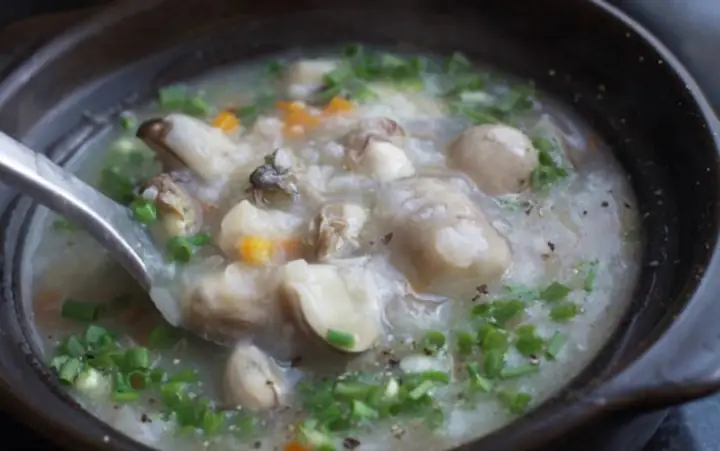 4. Cách nấu cháo hàu bổ dưỡng thơm bùi không thể cưỡng