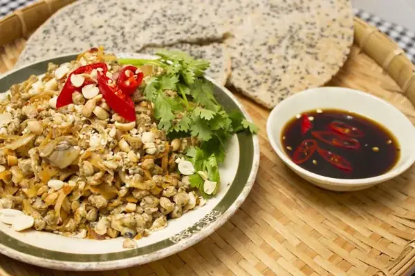 Hến xúc bánh đa chấm gì ngon? Hến xúc bánh đa chấm gì ngon?