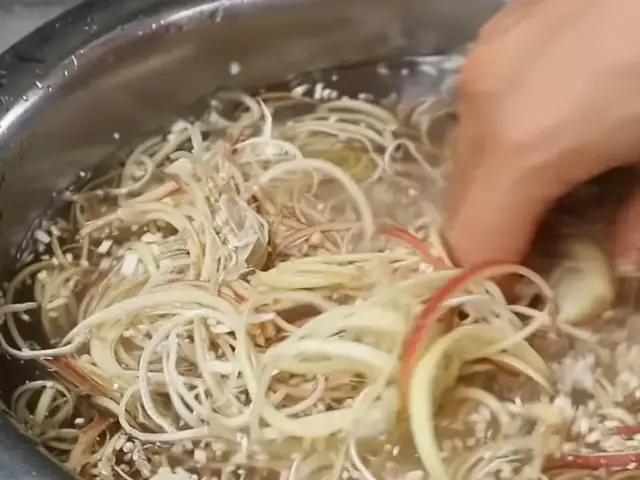 Sơ Chế Hoa Chuối Và Các Nguyên Liệu