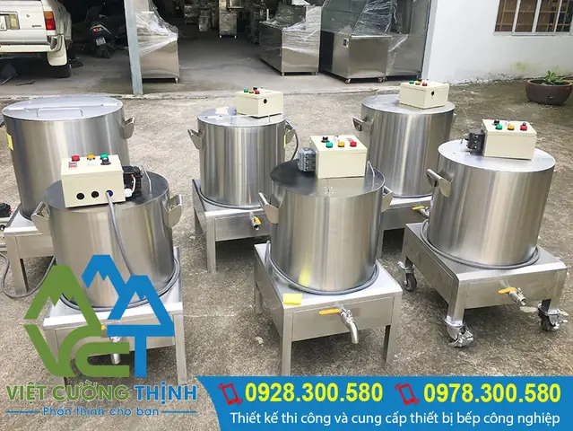 Bước 3: Nấu Nước Dùng