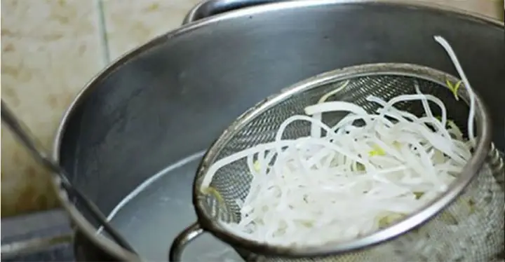 Bước 2: Sơ Chế Một Số Loại Nguyên Liệu Khác