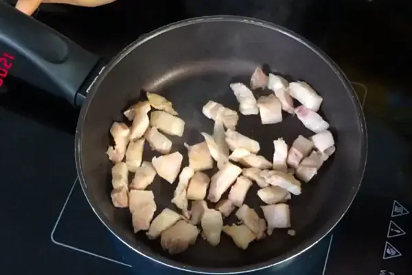 Bước 3: Chế Biến Topping Và Tóp Mỡ