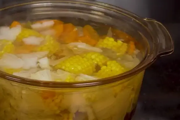 Cách nấu nước lèo hủ tiếu chay