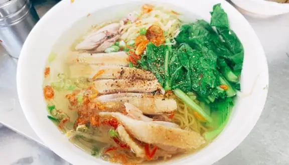 Cách Nấu Hủ Tiếu Gà Miền Nam Chuẩn Vị