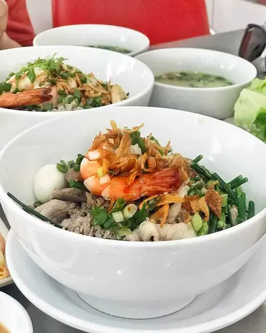 Nguyên liệu nấu hủ tiếu Nam Vang, nấu nước súp hủ tiếu ngon