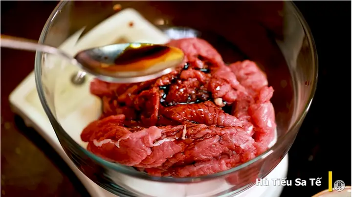 Bước 3: Sơ chế thịt bê: Bước 3: Sơ chế thịt bê: