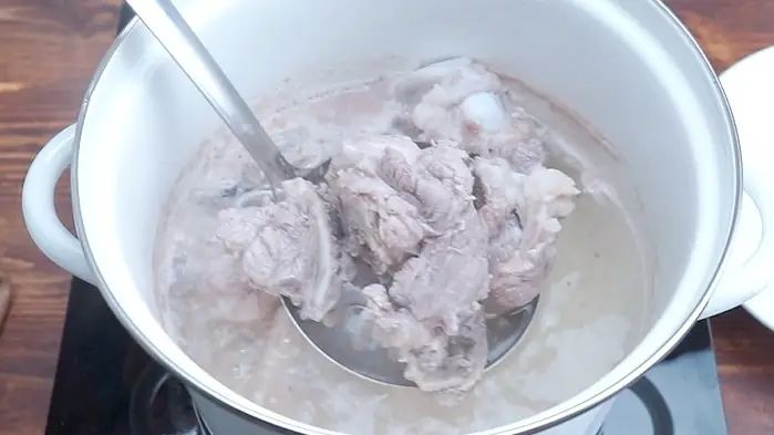 Hướng Dẫn Chi Tiết Cách Thực Hiện Món Hủ Tiếu Nam Vang Ngon Chuẩn Vị