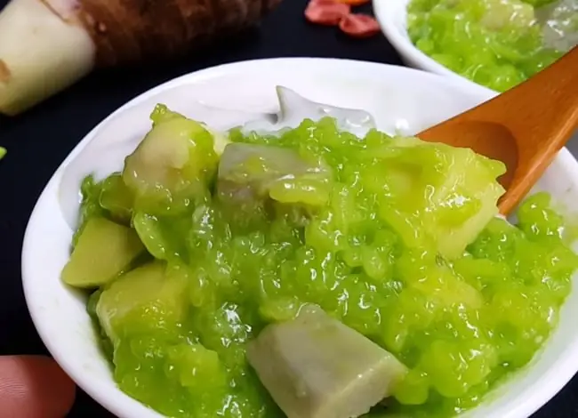 2.2. Hướng Dẫn Chi Tiết Cách Nấu Chè Khoai Môn Nếp Lá Dứa 2.2. Hướng Dẫn Chi Tiết Cách Nấu Chè Khoai Môn Nếp Lá Dứa