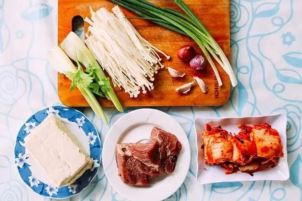 Cách chế biến canh kim chi thịt bò: