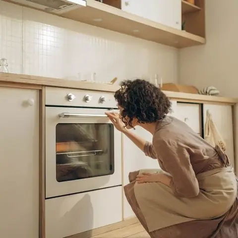 Bước 2: Rang Lạc