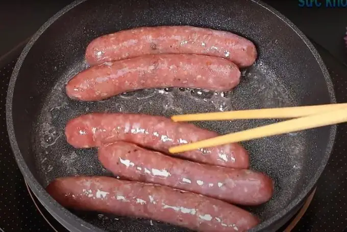 Cách Chiên Lạp Xưởng Bằng Nước Từng Bước