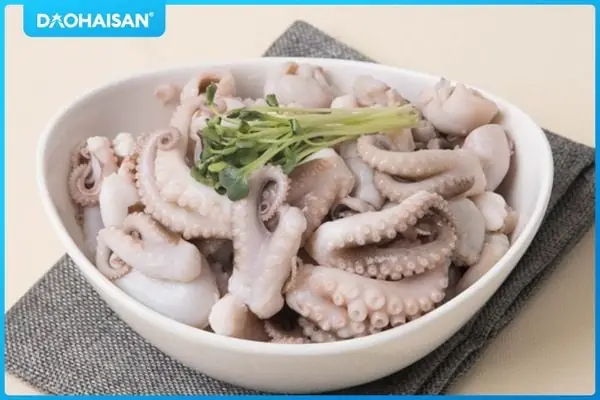 Sơ Chế Và Ướp Bạch Tuộc Nấu Lẩu