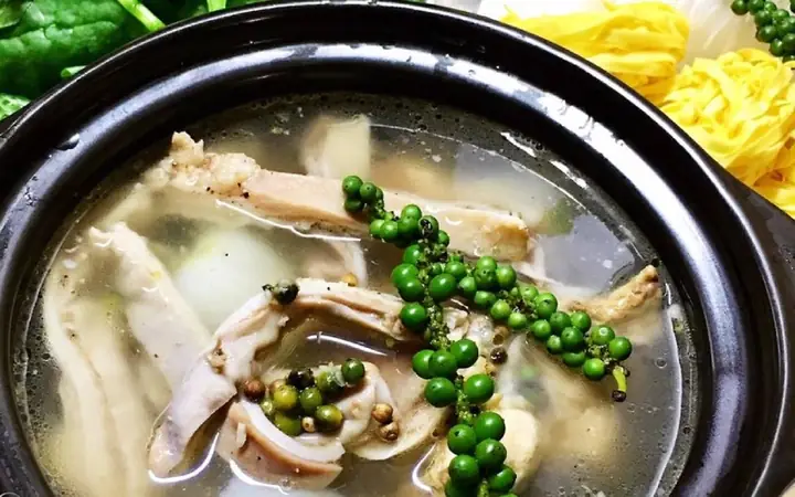 Còn Gì Tuyệt Vời Hơn Trong Những Ngày Đông Giá Lạnh Được Ngồi Cạnh Nồi Lẩu Nóng Hổi. Hướng Dẫn Cách Nấu Lẩu Bao Tử Hầm Tiêu Thơm Ngon, Đơn Giản.