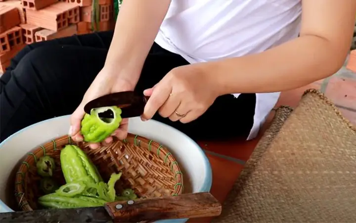 Bước 3:Ướp thịt