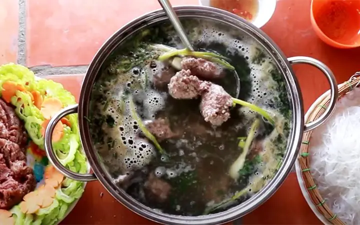 Bước 6:Nấu nước dùng lẩu