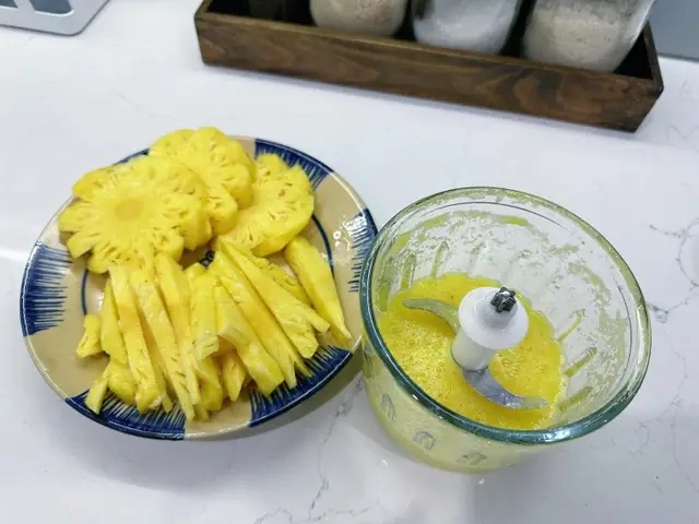 Nhìn Nồi Lẩu Bò Nhúng Giấm Của Chị Nguyễn Trang Tuy Đơn Giản Nhưng Vô Cùng Hấp Dẫn Khiến Ai Cũng Phải Thèm.