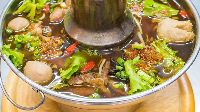 Lẩu Bò Viên Sa Tế – Đậm Đà, Đặc Trưng, Ăn Một Lần Là Ghiền