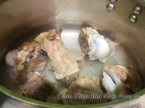 Dịp Tết Dương lịch được tụ tập bên gia đình, bạn bè cùng nhau thưởng thức món lẩu cá măng chua ngon thì còn gì tuyệt hơn.