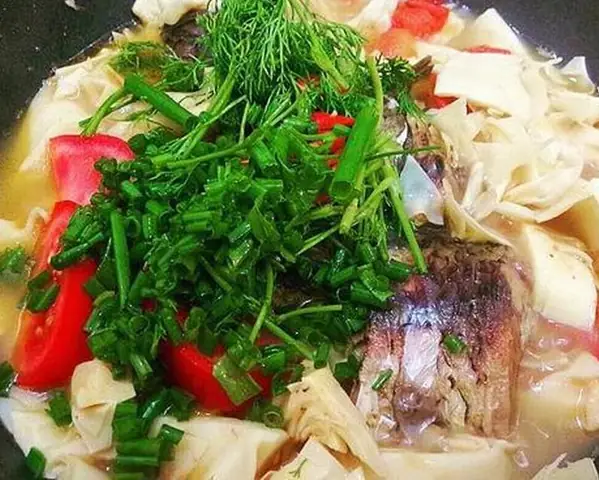 Nguyên liệu món cá chép giòn nấu măng chua