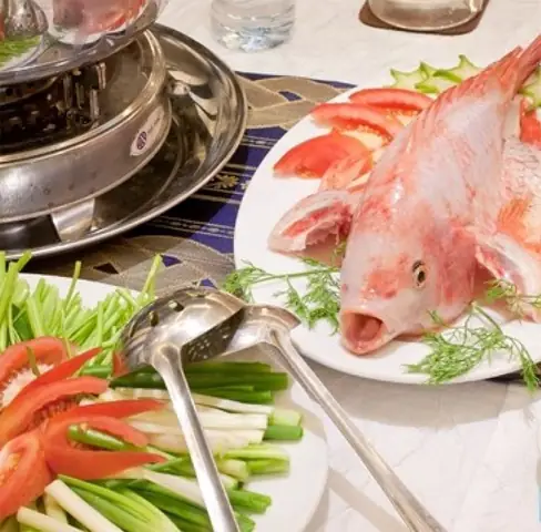 Cách Nấu Lẩu Cá Hồng Biển Chua Cay