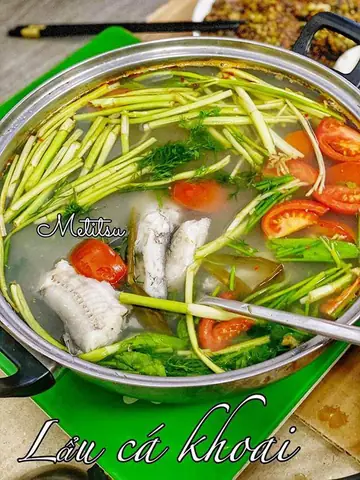 Lẩu cá khoai chua cay kèm thêm mực nhúng, bắp bò tươi, đặc biệt ko thể thiếu rau cần và thì là - chắc chắn là một món ăn ngon hết nấc cho ngày đông! Lẩu cá khoai chua cay kèm thêm mực nhúng, bắp bò tươi, đặc biệt ko thể thiếu rau cần và thì là - chắc chắn là một món ăn ngon hết nấc cho ngày đông!