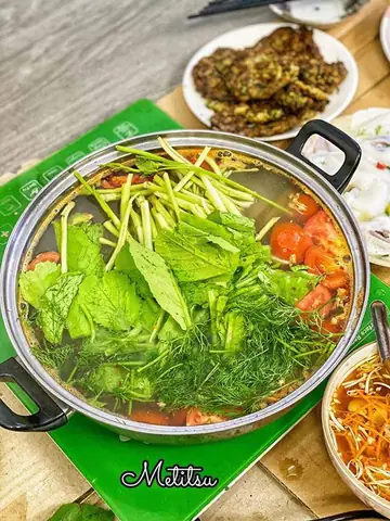 Lẩu cá khoai chua cay kèm thêm mực nhúng, bắp bò tươi, đặc biệt ko thể thiếu rau cần và thì là - chắc chắn là một món ăn ngon hết nấc cho ngày đông! Lẩu cá khoai chua cay kèm thêm mực nhúng, bắp bò tươi, đặc biệt ko thể thiếu rau cần và thì là - chắc chắn là một món ăn ngon hết nấc cho ngày đông!