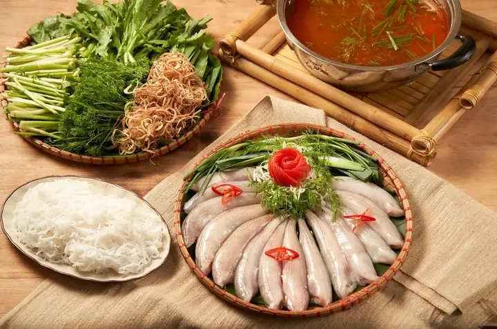 Nồi Lẩu Cá Khoai Với Nước Dùng Ngọt Ngào, Cá Tươi Ngon