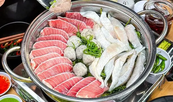 Cách nấu lẩu cá ngừ đại dương