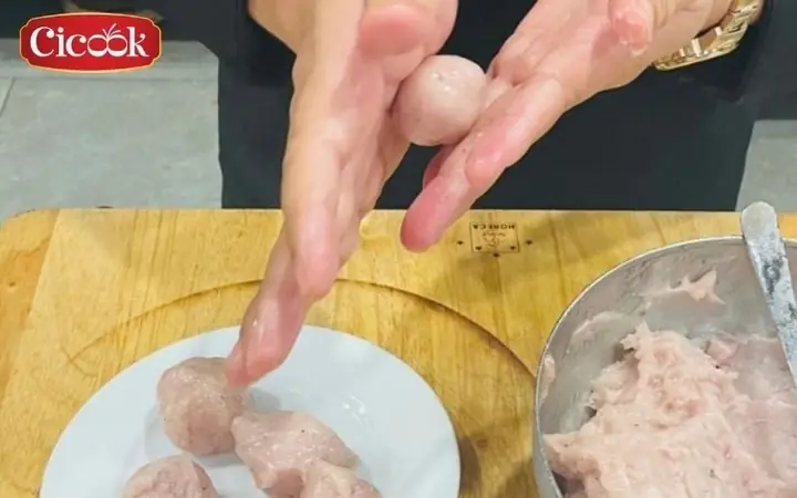 Cách 1: Tự Nấu Lẩu Cá Thác Lác Chua Cay Theo Công Thức Truyền Thống Tại Nhà