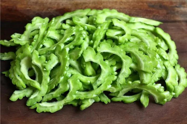 Bước 2: Sơ Chế Các Nguyên Liệu Khác