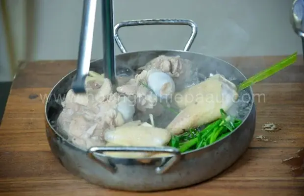 Bước 1: Nấu Nước Dùng Lẩu Bước 1: Nấu Nước Dùng Lẩu