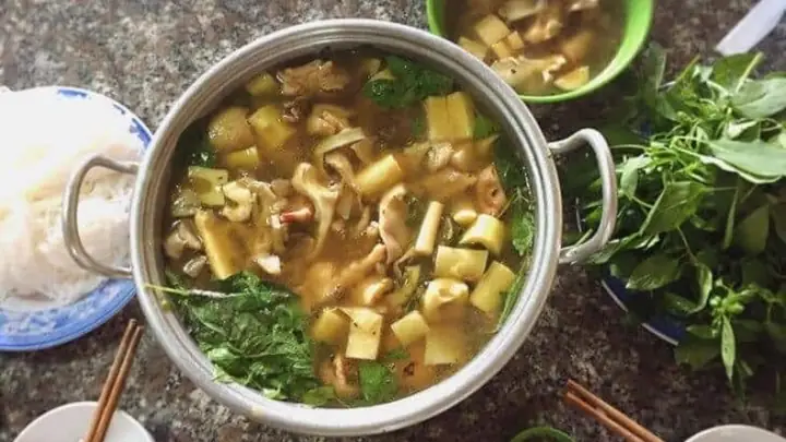 1cách Làm Lẩu Gà Chua Cay