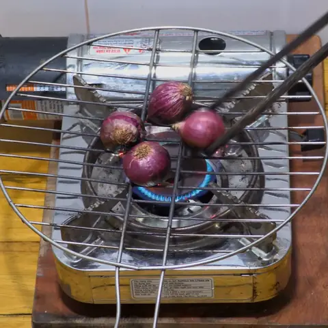 Sơ Chế Nguyên Liệu Và Luộc Măng