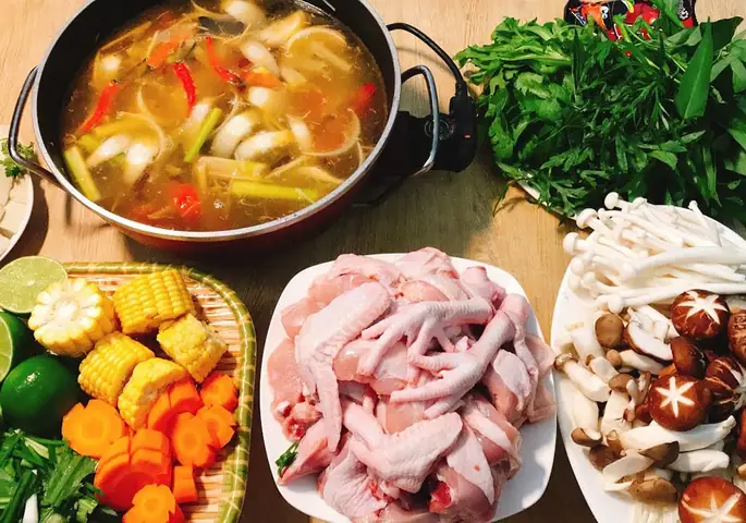 Thưởng Thức Lẩu Gà Ngải Cứu Thưởng Thức Lẩu Gà Ngải Cứu