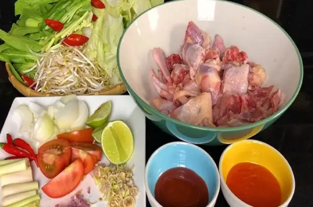 Bước 1: Sơ Chế Nguyên Liệu Nấu Lẩu Gà Thái Chua Cay