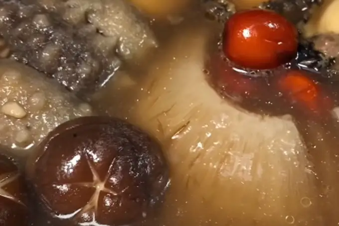 Bước 4: Tiến Hành Nấu Soup Bào Ngư Hải Sâm Vi Cá