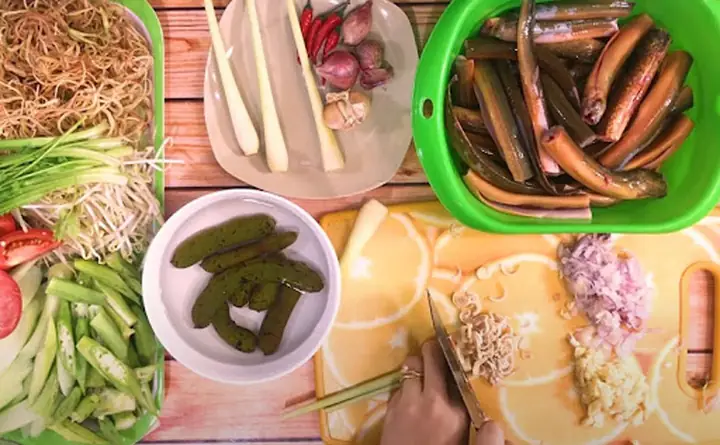 1. Nguyên liệu để nấu lẩu lươn chua cay