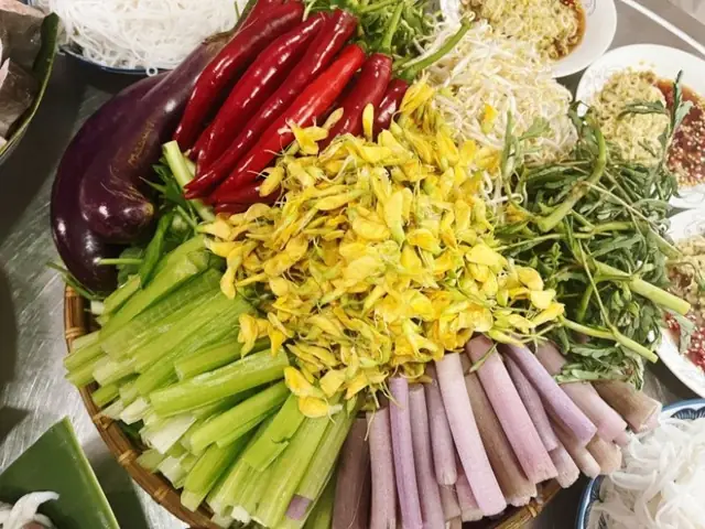 1. Nguyên liệu cần chuẩn bị cho món lẩu mắm hải sản