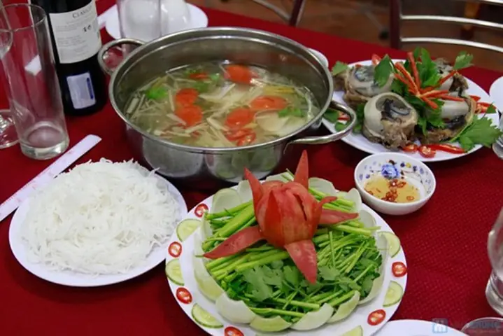 Cách làm lẩu mắt cá ngừ: