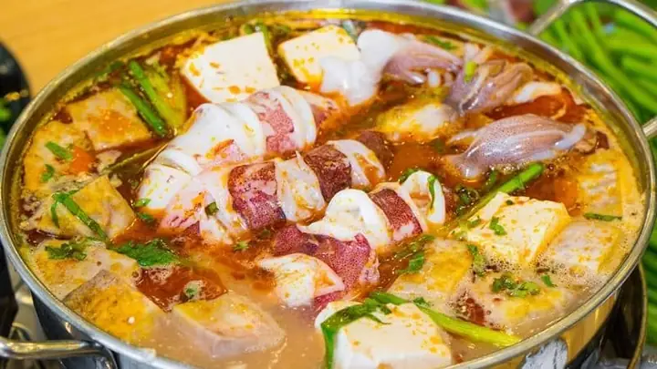 3. Bí quyết nấu nước lẩu mực lá é thơm ngon, đậm đà 3. Bí quyết nấu nước lẩu mực lá é thơm ngon, đậm đà