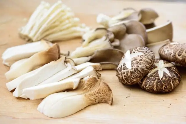 Cách nấu lẩu nấm Hàn Quốc