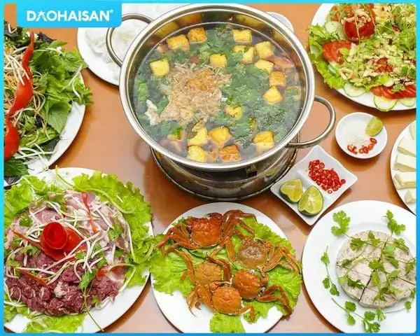 Chuẩn bị rau để ăn lẩu