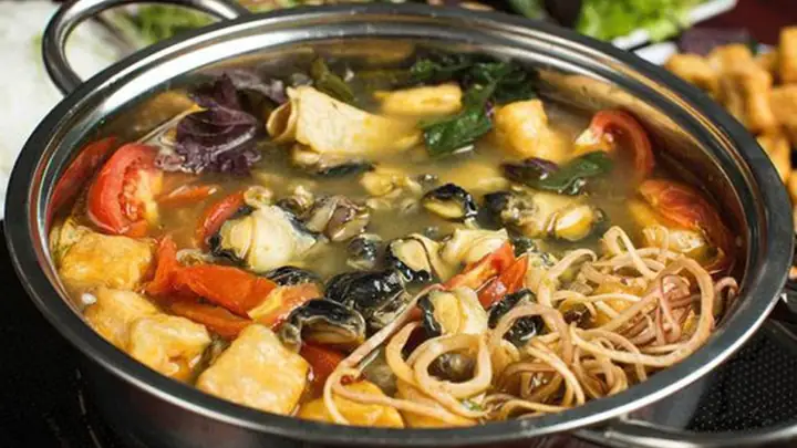 Lẩu Ốc Bươu Cơm Mẻ