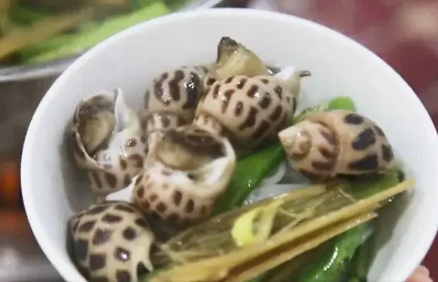 Bước 4: Nấu nước lẩu